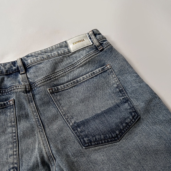 Express Light Wash Denim - Relaxed Straight Low Rise - 12S - Picture 2 of 6